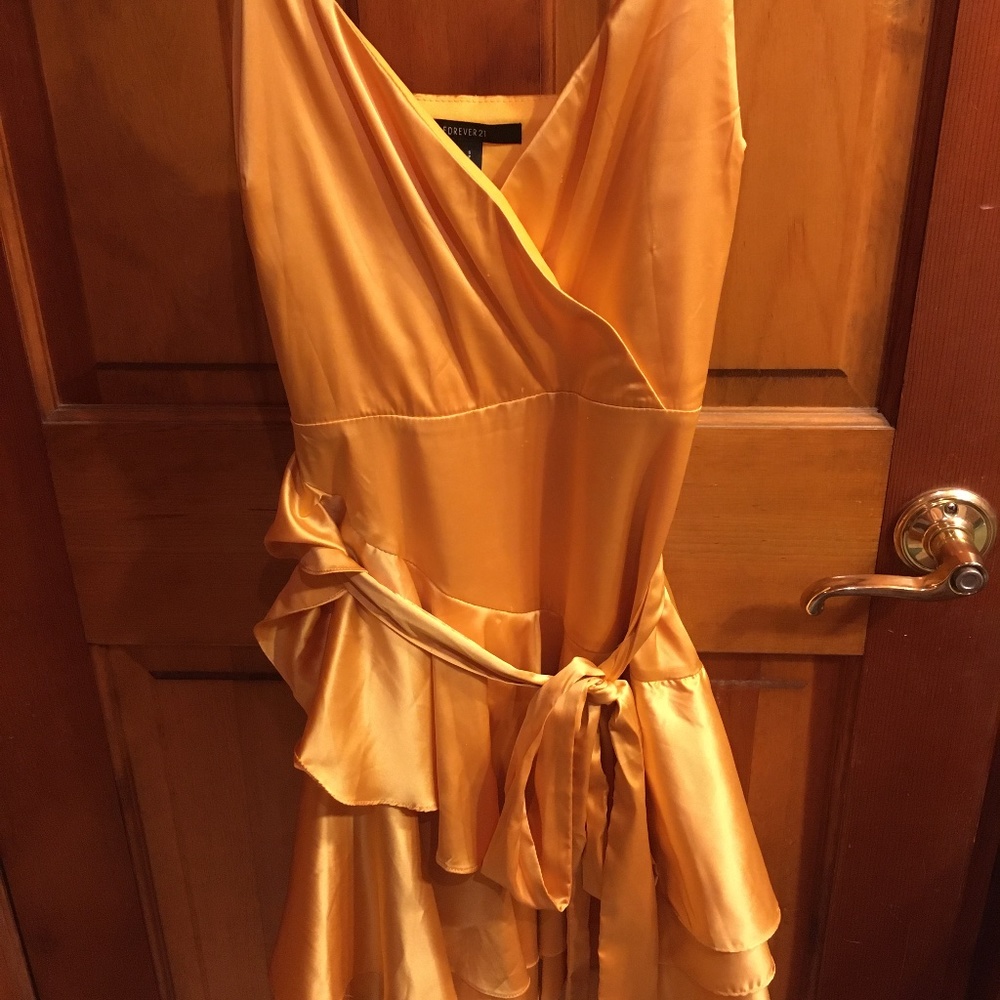 Yellow Dress - Picture 4 of 8